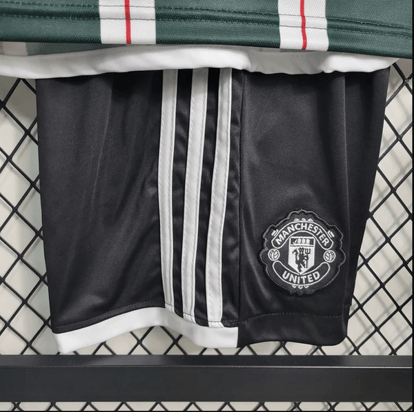 Manchester United 23/24 Kit Criança