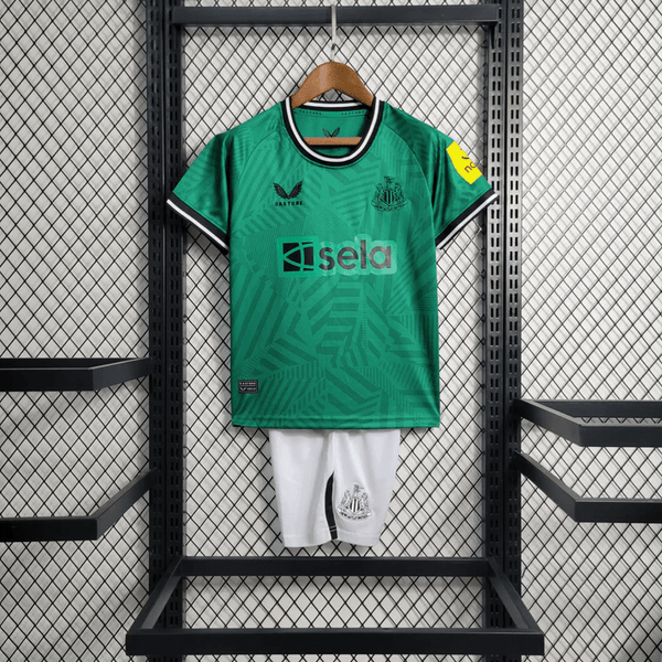 Newcastle 23/24 Kit Criança