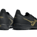 Chuteira Society Mizuno Morelia Neo Sala TF Preta e Dourada "Aurum Pack"